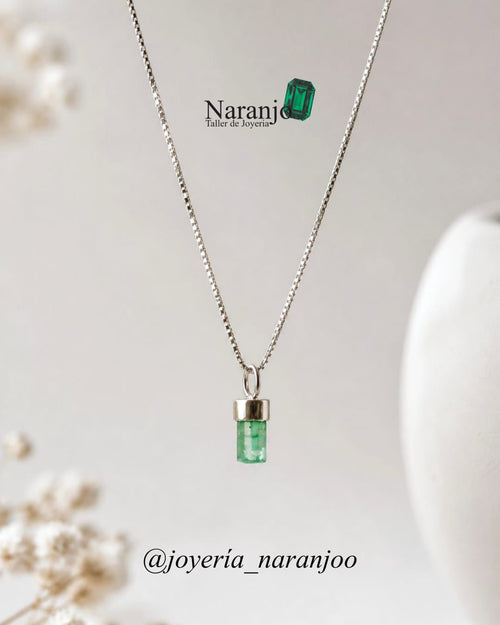 Dije Canutillo Esmeralda en plata